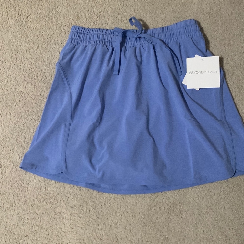 NWT Beyond Yoga small skort